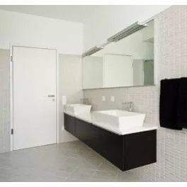 Quelle porte intérieure choisir pour votre salle de bains ?