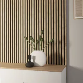 Panneau acoustique pour mur et plafond en lamelles de bois sur feutre